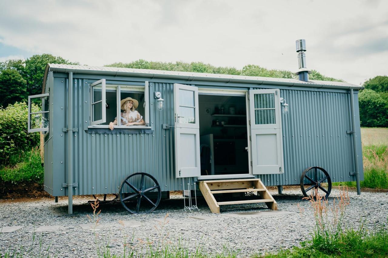 Blatchford Briar - Award Winning Private Shephards Huts With Their Own Secluded Hot Tubs Milton Abbot Exterior photo
