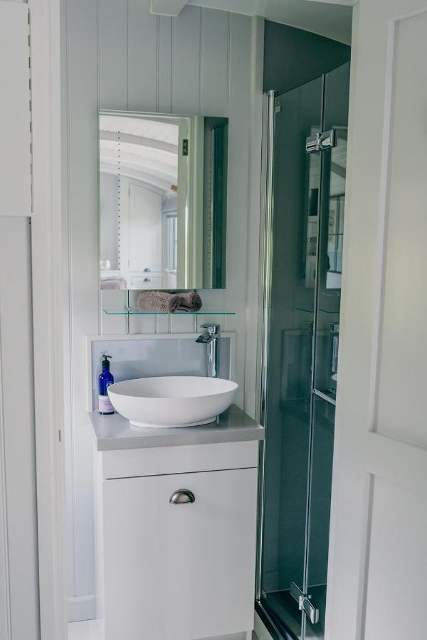 Blatchford Briar - Award Winning Private Shephards Huts With Their Own Secluded Hot Tubs Milton Abbot Exterior photo
