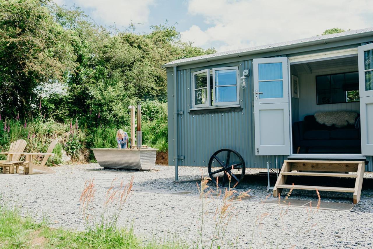 Blatchford Briar - Award Winning Private Shephards Huts With Their Own Secluded Hot Tubs Milton Abbot Exterior photo